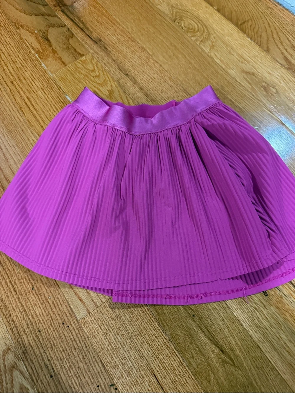 all in motion Girls Pleated Skirt in Bright Fuchsia